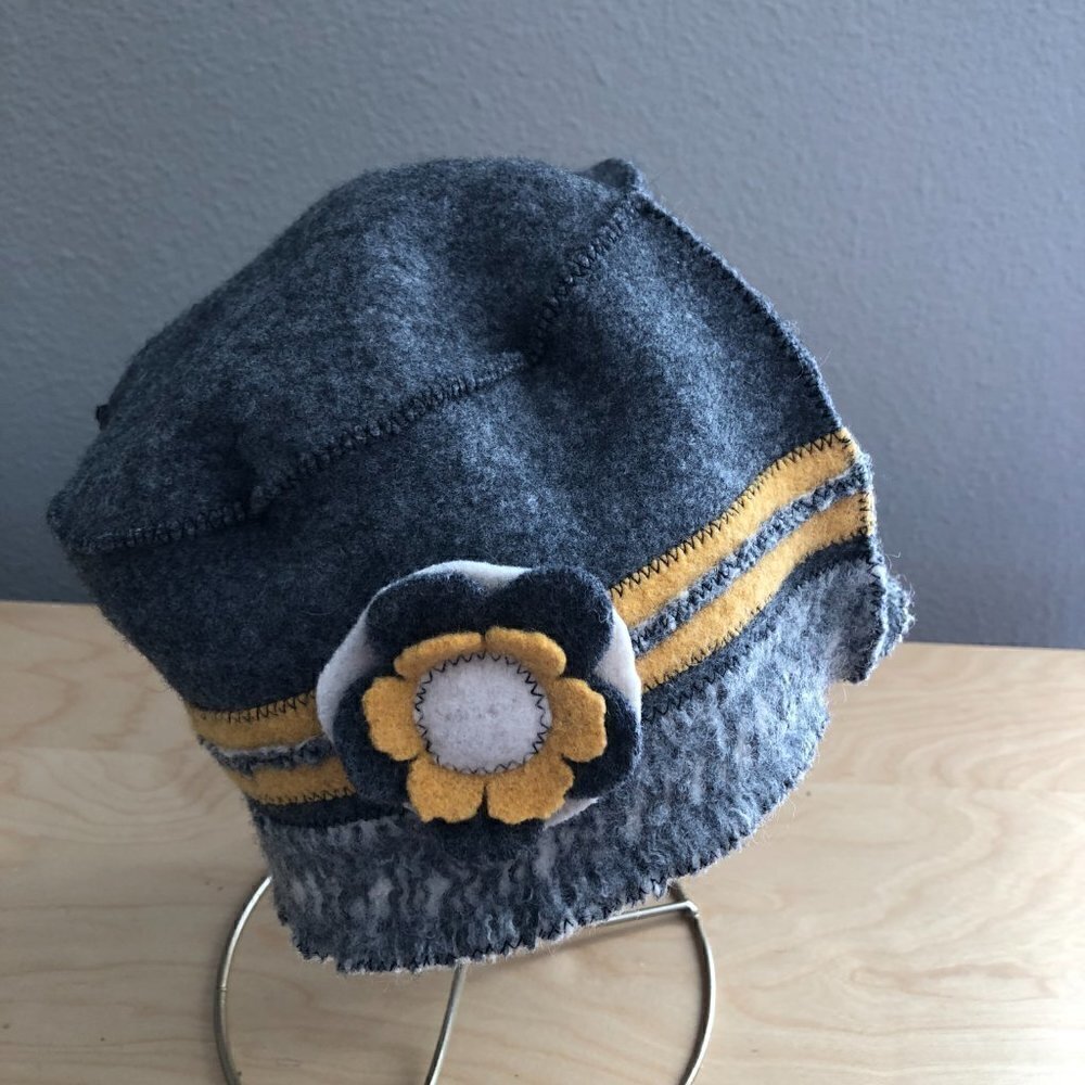 Art to Wear Wool Flower Bucket Hat Women's One Size Gray & Yellow Lagenlook NEW